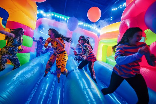 12 laser game mobile gonflable 4